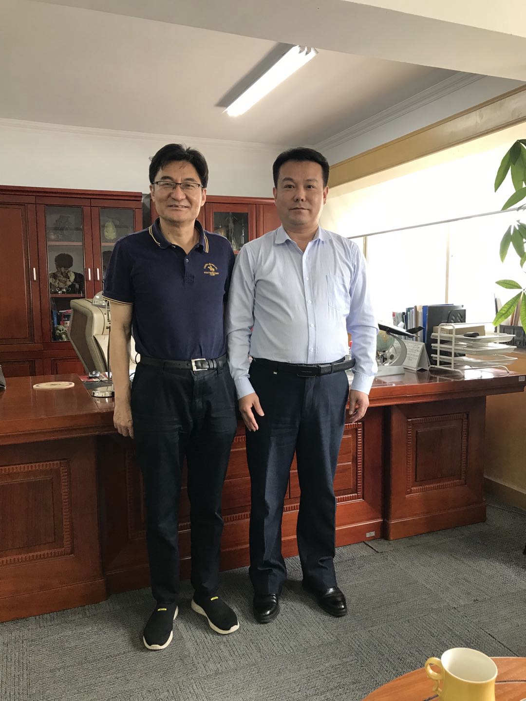 On the afternoon of May 24, Zhou Lijun, chairman of the company, met with Song Wei, general manager of China Huadian clean energy Co., Ltd. and his delegation